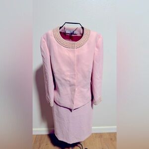 TAHARI Arthur S. Levine Pink Pearl Skirt and Blazer Suit